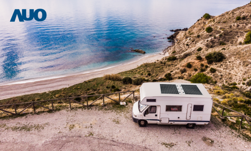 「可撓輕量化太陽光電板SunCurva」使用輕量特殊耐候型複合板取代傳統太陽能板的玻璃前板，不僅降低70%重量，每米平方僅3Kg；具有抗衝擊性能及通過電磁相容性測試，可應用於交通運輸工具，如露營車、遊艇等